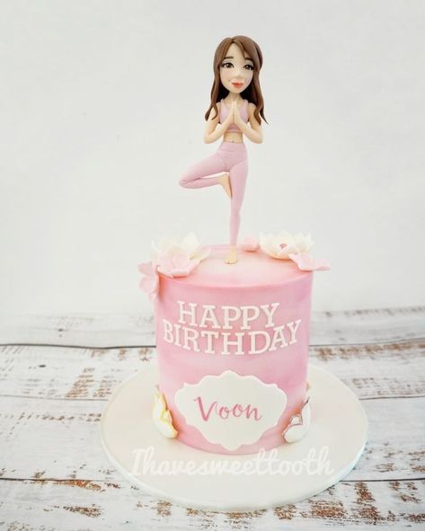 Custom Cake: Custom figurine in yoga pose
#ihavesweettooth #ihstfondantcakes #cookieartistmalaysia #cakeartistmalaysia
#igcakes #sayajualkek #ihavesweettooth #klbaker Cake Custom, Cake Bars, Pretty Birthday Cakes, Custom Cake, Yoga Pose, Happy Birthday Cakes, Yoga Girl, Cake Designs, Sweet Tooth