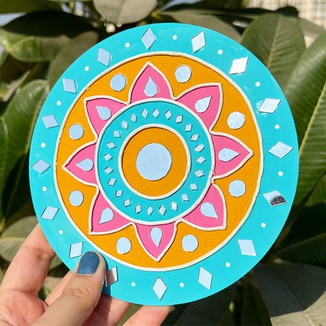 Simple Lippan Art, Lippan Kaam, Coaster Painting, Lippon Art, Mirror Canvas Art, Mud Art, Painted Mirror Art, Diy Wall Painting, Lippan Art