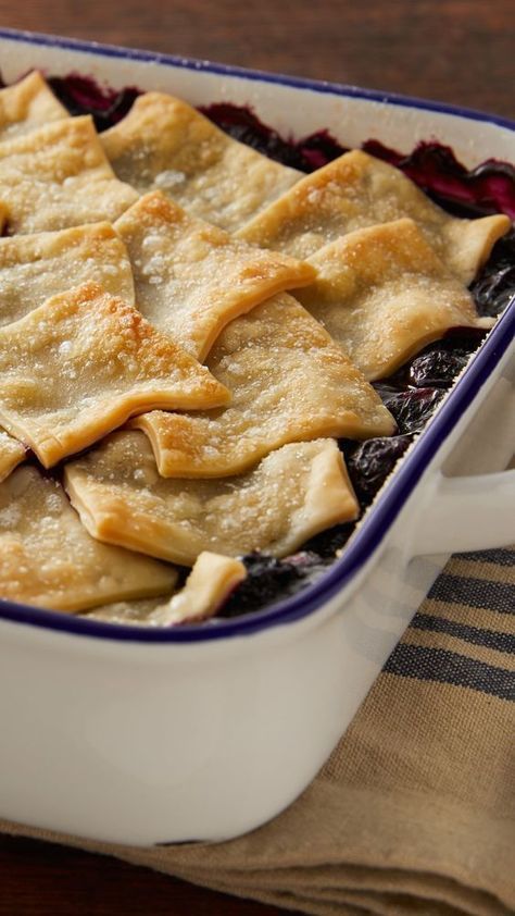 Easy Blueberry Cobbler, Blueberry Cobbler Recipes, Blueberry Filling, Cobbler Topping, Fruit Cobbler, Blueberry Desserts, Blueberry Cobbler, Blueberry Pie, Blueberry Recipes