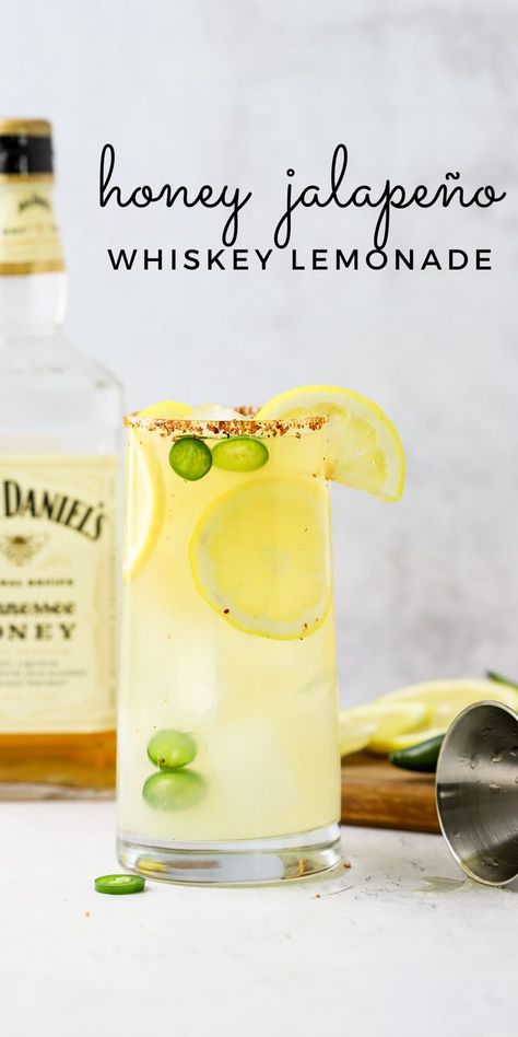 Honey Jalapeño Whiskey Lemonade, summer cocktail, recipe with Jack Daniel’s Tennessee Honey Whiskey, whiskey drinks, spicy cocktail, infusing liquor Honey Liquor, Tennessee Honey Whiskey, Whiskey Drinks Recipes, Whiskey Lemonade, Honey Cocktail, Infused Liquors, Honey Whiskey, Honey Drink, Tennessee Honey