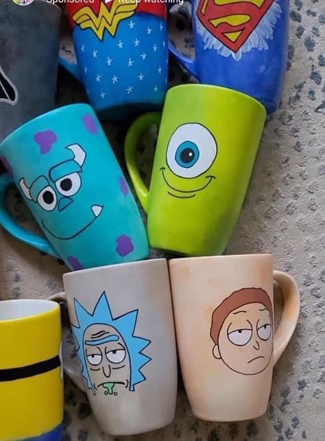 Pintar Tazas Ceramica Ideas, Pottery Painting Ideas Mugs, Pottery Painting Ideas Easy, Diy Mug Designs, Pottery Lessons, Diy Pottery Painting, Disney Paintings, Funny Paintings, Mug Crafts