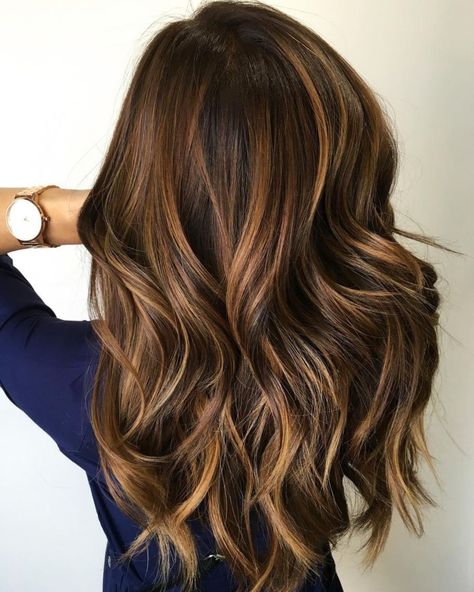 Caramel Highlights For Brown Hair Caramel Brown Hair Color, Dark Brown Hair Balayage, Caramel Brown Hair, Sombre Hair, Highlights For Dark Brown Hair, Fall Hair Color For Brunettes, Caramel Highlights, Brown Blonde Hair, Ombre Hair Color