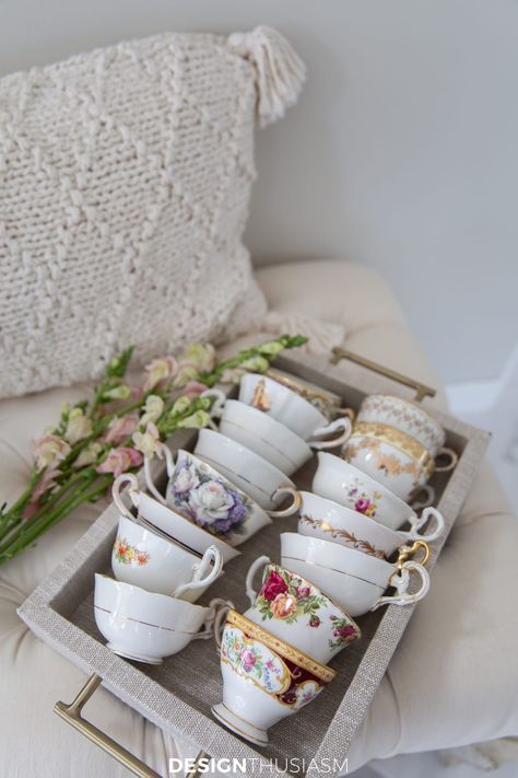 Tea Cup Display Ideas, Display Teacups, Cup Display Ideas, Teacup Decor, Teacup Display, Teacup Wedding, Large Glass Canisters, Tea Cup Display, Cup Display