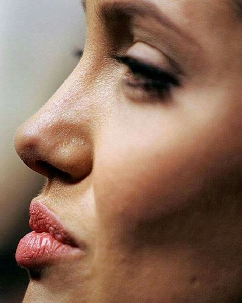 #angelinajolie💖💖💖 (😙...maybe work on a movie project.) Angelina Jolie Nose Job, Angelina Jolie Nose, Angelina Jolie Lips, Angelina Jolie Makeup, Angelina Jolie Style, Angelina Jolie Photos, Perfect Nose, Nose Job, Medical Records