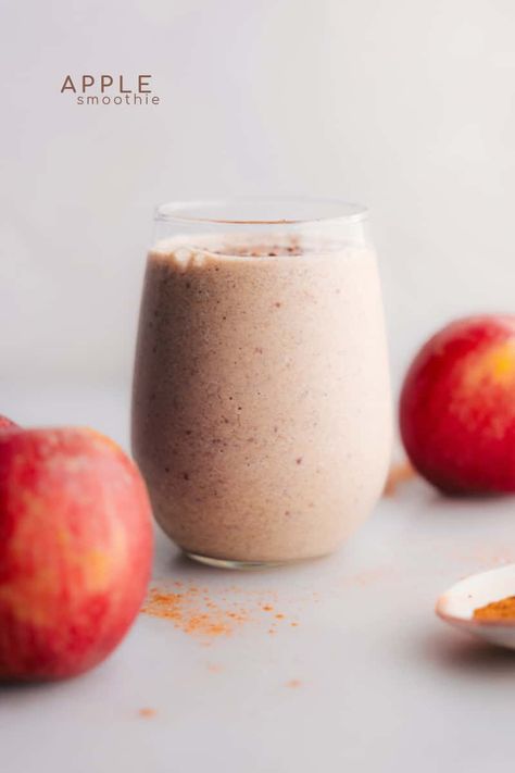 Apple Pie Protein Shake, Garlic Beef And Veggie Ramen, Apple Protein Shake, Pumpkin Protein Shake, Blendjet Recipes, Applesauce Pancakes, Smoothie Protein, Apple Smoothie, Chocolate Protein Shakes