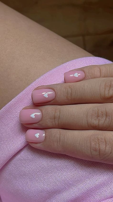 Easy Ideas For Short Nails, Nail Ideas Real Nails Short, Short Gel Nail Designs Classy Simple Pink, Pink Short Gel Nail Designs, Pink Coquette Nails Short, Short Nail Designs Pink And White, Pink Nails With Flower Accent, Short Stubby Nail Designs, Nails For 10yrs Old Short