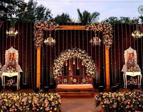 Reception Stage Decor Outdoor, Wedding Reception Stage Decor, Wedding Reception Stage, Outdoor Night Wedding, Wedding Reception Decor Ideas, Indian Wedding Stage, Indian Wedding Decorations Receptions, Engagement Stage Decoration, Reception Stage