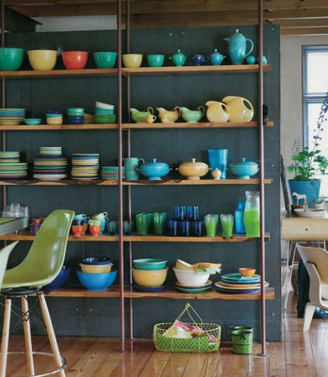 In the rustic lake home in Massachusetts, white pine shelving, constructed from trees on the property, holds vintage Fiestaware to add a burst of colors to the open kitchen. Fiesta Kitchen, Southwest Colors, Colorful Dishes, Cabinet Display, Fiesta Dinnerware, Vintage Industrial Furniture, Design Textile, Homer Laughlin, Vintage Dishes