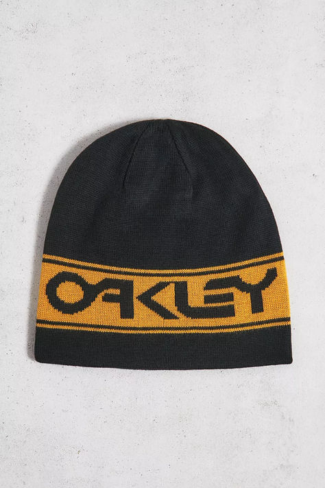 Wear this Oakley beanie twice with a contrast colour reversible style. Features a fine knitted fabrication with a simple silhouette jacquard knit logo detailing on both sides. Oakley Beanie, Knit Logo, Simple Silhouette, Jacquard Knit, Both Sides, Contrasting Colors, Color Coding, Winter Outfits, Urban Outfitters