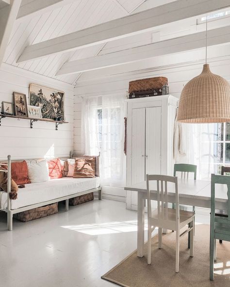 my scandinavian home: A White Summer Cottage in Finland that Oozes the Simple Life Simple Cottage Interior, My Scandinavian Home, Simple Cottage, Coastal Style Decorating, Panel Discussion, The Simple Life, Cottage Interiors, White Cottage, Summer Cottage