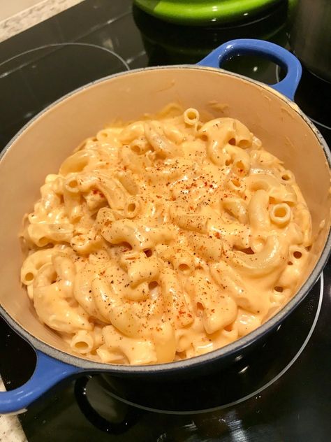 Max And Cheese Aesthetic, Food Mac And Cheese, Stove Top Mac And Cheese, Homemade Stove, Pasta Aesthetic, Best Fast Food, Tumblr Food, Cheese Food, Food Therapy