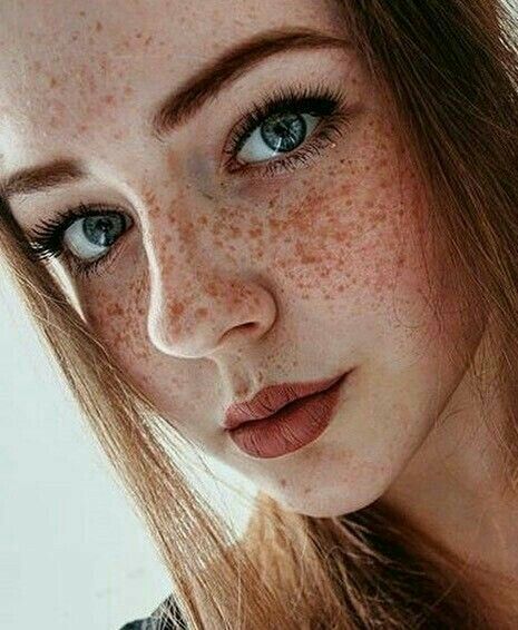 || sígueme en HARVY para ver más pines así 😃 || Red Freckles, Red Hair Freckles, Women With Freckles, Beautiful Freckles, Freckles Girl, Freckle Face, Red Haired Beauty, 사진 촬영 포즈, Beautiful Red Hair