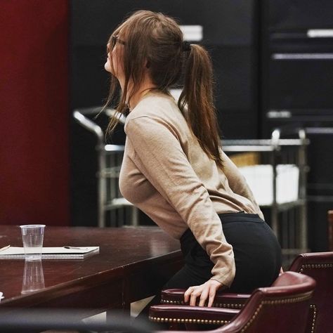 AnnaDelveyCourtLooks on Instagram: “Next week is the final court week. I will miss posting Anna’s court looks. Thank all 3K of you for supporting our Queen. This page will…” Anna Sorokin, Anna Delvey, Court Outfit, Trendy Hotels, Female Celebrity Fashion, High Fashion Dresses, Look Formal, James Beard, British American