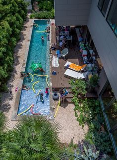 Untitled Long Narrow Pool, Narrow Pool, Ideas De Piscina, Kleiner Pool Design, Deck Piscina, Deck Layout, Piscina Interior, Small Swimming Pools, Cool Swimming Pools