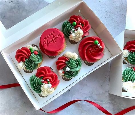 CookieKut on Instagram: "Merry Christmas ❤️ 📸 @thecupcakequeensolihull #merrychristmas #christmascakes #christmascupcakes #christmassolihull #solihull #solihullcakes #solihullcupcakes" Elf On The Shelf Cupcakes, Kids Christmas Cupcakes, Cake Bday, Cupcake Flowers, Cute Christmas Ideas, Bento Cakes, Christmas Treats Boxes, Xmas Treats, Cupcake Cake Designs