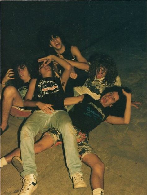 Band Poses, Chuck Schuldiner, 80s Heavy Metal, Punk Tee, Acid Bath, Metal Heads, Awkward Family Photos, Underground Music, Hardcore Punk