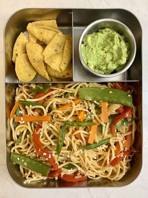 Veg Lunch Box Ideas, Palak Paratha, Tiffin Recipes, Vegetable Chow Mein, Lunch Recipes Indian, Hakka Noodles, School Lunch Recipes, Tiffin Recipe, Quick Pasta Recipes