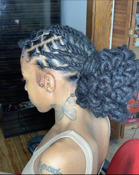 Loc Hairstyles Bun, Dreadlocks Bun Hairstyles, Loc Bun Hairstyles, Loc Bun Styles, Bun Hairstyles For Black Women, Dreadlocks Hair Care, Loc Bun, Dreads Styles For Women, Hair Locs