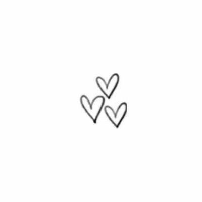 Herz Tattoo Klein, Little Heart Tattoos, V Tattoo, Heart Tattoo Wrist, Diy Tattoo Permanent, Tiny Wrist Tattoos, Herz Tattoo, Mommy Tattoos, Tasteful Tattoos