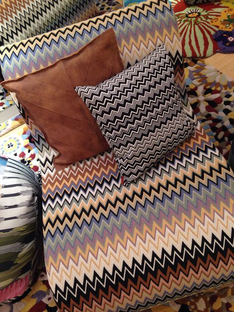 Knit addict Missoni home collection ziz zag Missoni Interior, Missoni Blanket, Missoni Pillows, Autumn Wishlist, Missoni Pattern, Condo Decorating, Missoni Home, Knit Patterns, Home Collections