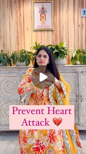 This mudra removes the blocks in the blood veins. Irregular heart beats are regulated. Even a little pain in the chest region out the exc... | Instagram Targeted Workouts, Massage Cupping, Target Workout, Heart Pain, Acupressure Massage, Health Hacks, Health Board, Body Hacks, Acupressure