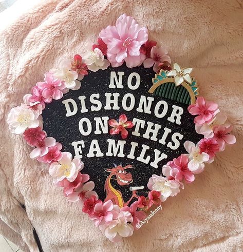 Grad Presents, Disney Grad Caps, Mulan Birthday, Disney Graduation Cap, Teacher Graduation Cap, Funny Graduation Caps, Creative Graduation Caps, Graduation Cap Ideas, Disney Graduation