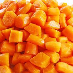 Baked Yams in Orange Juice - Sprinkle with Whole Cranberries November Food, Maple Syrup Candy, Beetroot Juice Recipe, Baked Candied Yams, Red Juice Recipe, Candied Yams Recipe, Orange Juice Recipes, Potato Candy, Candied Yams