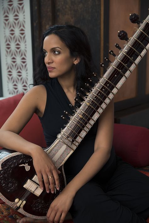 Sitar Instrument, Anoushka Shankar, Hindustani Classical Music, Indian Musical Instruments, Musician Photography, Indian Classical Music, Norah Jones, Classical Musicians, Film Posters Minimalist