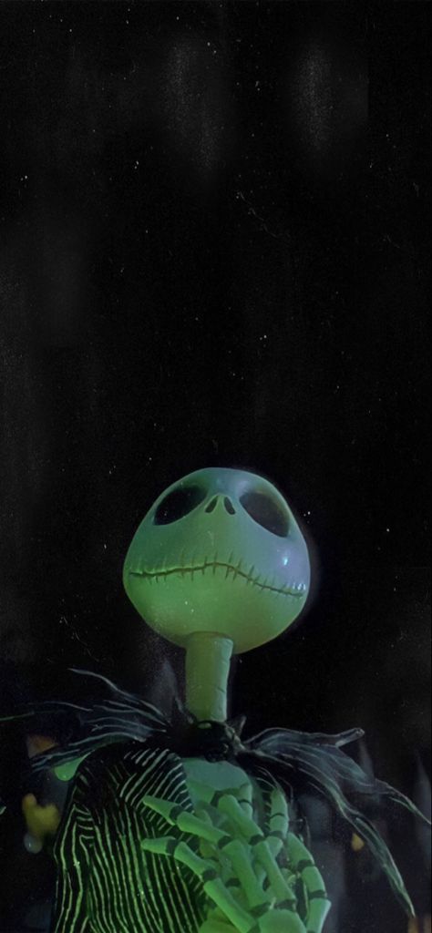 Ig: @ximtz #thenightmarebeforechristmas #jack #jackskellington #halloween #timburton #disney #disneywallpaper Jack Skellington Wallpaper Aesthetic, Jack The Skeleton Wallpaper, Green Halloween Aesthetic Wallpaper, Jack Skellington Wallpaper Iphone, Jack Skellington Aesthetic, Jack Skellington Pfp, Jack Skellington Wallpaper, Cute Halloween Pfp, Jack Aesthetic