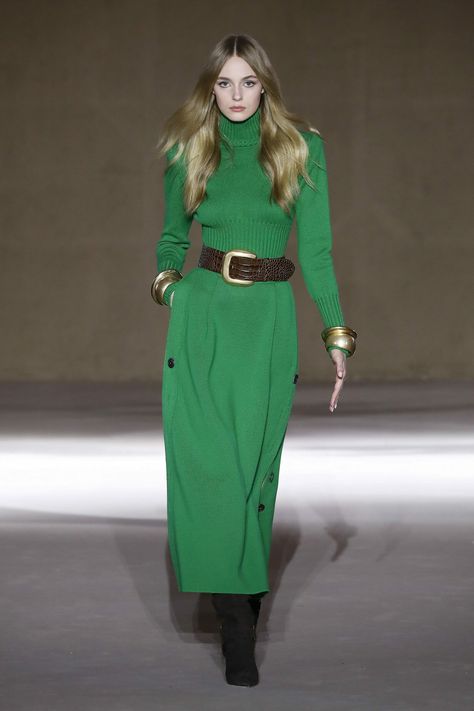 Luisa Spagnoli Fall Winter 2022 2023, Formal Casual Outfits, Ready To Wear Fashion Show, Winter Bright, Milan Fashion Week Runway, Ready To Wear Fashion, Show Collection, Dress Sash, Fashion Week Runway