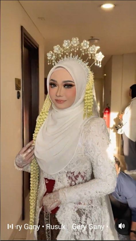 Wedding Jawa Hijab, Pengantin Jawa Hijab, Wedding Dress Hijab, Muslim Wedding Gown, Javanese Wedding, Kebaya Wedding, Adat Jawa, Muslimah Wedding Dress, Nikah Dress