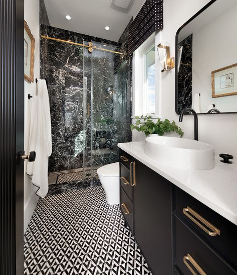 Realtor Magazine | Real Estate Tips, Trends, Data & More Wellborn Cabinets, Master Suite Bathroom, Black And Gold Bathroom, Bathroom Color Schemes, Glass Front Cabinets, Cottage Bathroom, Bathroom Suites, Tub Shower Combo, American Home