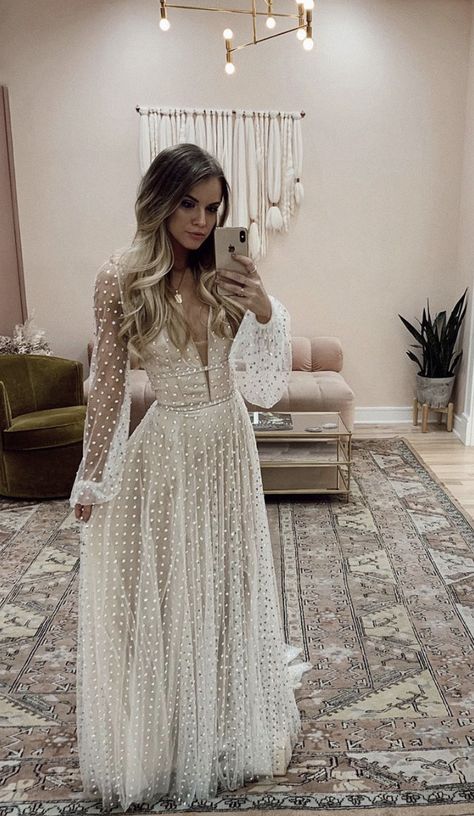 Unique Wedding Dress, Wedding Dress With Sleeves, Styles Dress, Sparkly Wedding Dress, Teens Dresses, Lovely Bride, Sparkly Wedding, Rush Dresses, Dress With Sleeves