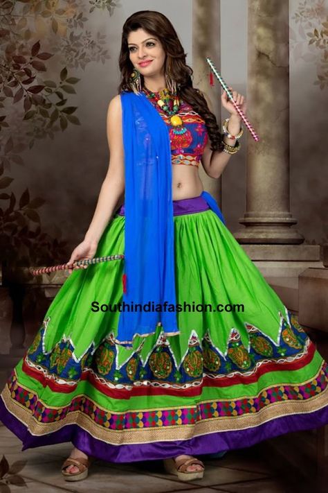 cfa9fe7ecc1a82a1ea187522718283cb copy 400x600 blouse designs Chaniya Choli For Navratri, Dandiya Dance, Navratri Dandiya, Choli For Navratri, Dandiya Dress, Simple Girl Outfits, Garba Dress, Choli Dress, Navratri Dress