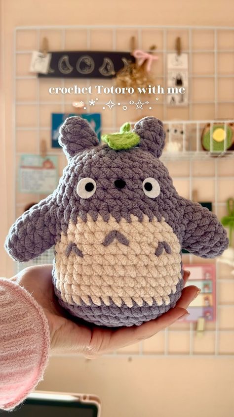 soufflé pancake kitty pattern !! 🥞🐈 please do not repost. here’s a simple free pattern for y’all as a thank you for 30k 💛 it’s also… | Instagram Kitty Pattern, Crochet Pattern, Free Pattern, Crochet Blanket, Amigurumi, Kitty, Yarn, Toys, Crochet