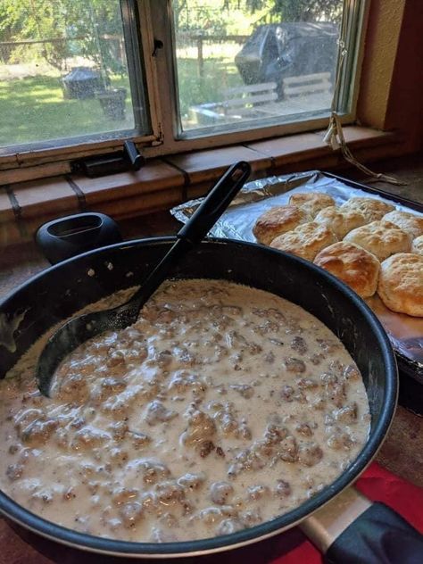 Pioneer Woman Sausage Gravy 😋 1lb breakfast sausage 1/4 cup flour 2 cups milk Salt & pepper to taste Brown the sausage in large pan on medium heat. Do not drain grease. Mix in 1/4 cup flour. Stir well until you cannot see white anymore. Then add 2 cups milk. Stir well again. Add salt & pepper and continue cooking on medium heat until bubbles appear. Then turn stove down to low and gravy will thicken. Then remove from heat. Biscuits are Pillsbury Grands FROZEN biscuits. Not canned biscuits. Nev Jimmy Dean Sausage Gravy Recipe, Pioneer Woman Sausage Gravy, Jimmy Dean Sausage Recipes, Frozen Biscuits, Sausage Gravy Recipe, Jimmy Dean Sausage, Grandma Cooking, Gravy Ingredients, Jimmy Dean