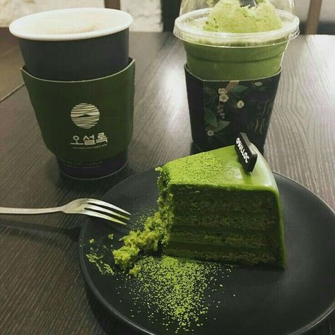 팔레트 : green aesthetic soft pastel green matcha green tea green clothes korean japanese light green aesthetic aesthetics minimalistic ethereal 우사기 u s a g i Food Green Aesthetic, Matcha Tea Aesthetic, Japanese Matcha Tea, Tea Aesthetic, Green Cake, Dessert Packaging, Japanese Matcha, 17 Kpop, Kawaii Food