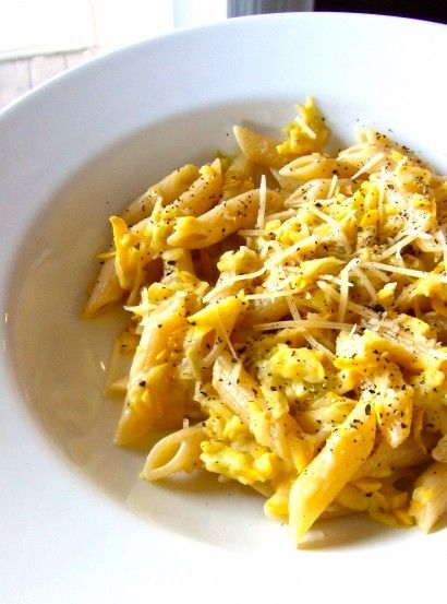 Yellow Squash Penne in Buttery Parmesan Sauce Yellow Squash Pasta Recipes, Yellow Neck Squash Recipes, Crooked Neck Squash Recipes, Pasta With Yellow Squash, Yellow Squash Pasta, Gf Entrees, Cabinet Colours, Bunny Food, Vegetarian Soups