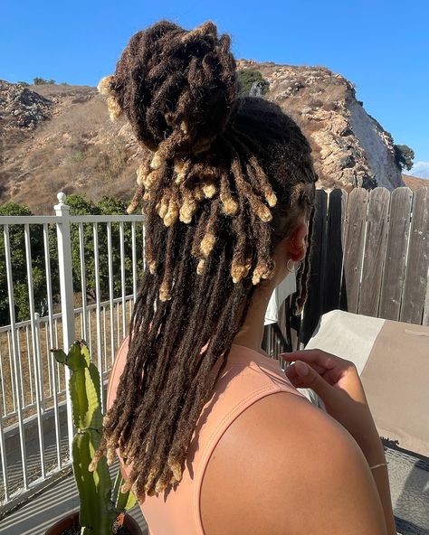 Follow @killinitkammy via Instagram ✨ | #locs #locstyles #locs #locinspo #dreadstyles #dreadlocks #locjourney #loclove #starterlocstyles #startermicrolocs #fyp #explore #explorepage #blondelocs #bleachedlocs #fyp #womenwithlocs Halle Bailey Locs, Loc Bun, Micro Locs, Halle Bailey, Loc Styles, Half Up Half Down, Half Up, Halle, Locs