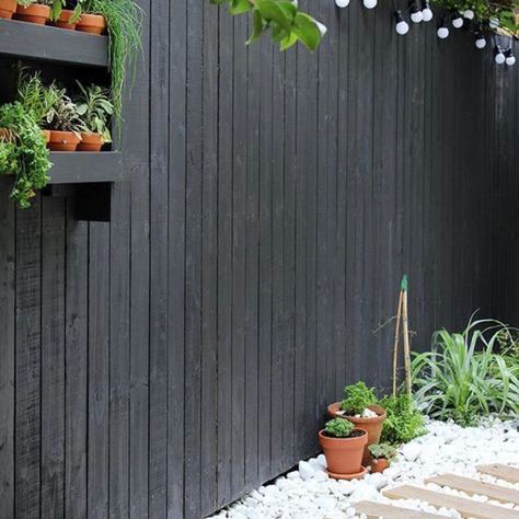 Staining Wood Fence, Fragrant Garden, Modern Garden Design, Garden Makeover, Garden Types, Starting A Garden, Pallet Garden, Fence Decor, Mediterranean Garden