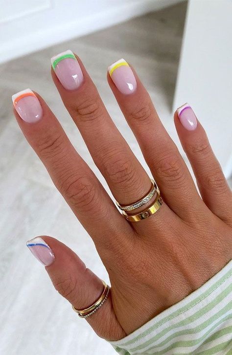 Colored French Nails, Unghie Sfumate, Colour Tip Nails, Apple Shape, Manicure Gel, Nail Stuff, Makijaż Smokey Eye, Cute Gel Nails, Tip Nails