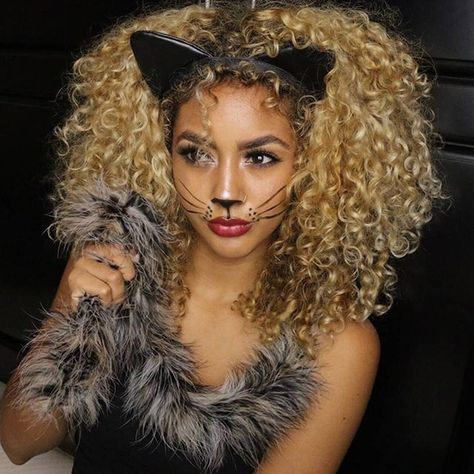 ❤Her #hair & #outfit is so #cute!! ❤Totally leave us #amazed!!❤ Jadah Doll, Costume Carnaval, Pretty Halloween, Big Curly Hair, Natural Hair Community, Halloween Makeup Easy, Halloween Costume Outfits, Halloween Costumes Makeup, Cat Makeup