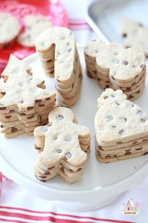 Oatmeal Chocolate Chip Cut Out Cookie Recipe Chocolate Chip Cut Out Cookie Recipe, Cut Out Cookies Recipe, Cut Out Cookie, Oatmeal Chocolate Chip Cookie Recipe, Cut Out Cookie Recipe, Cookie Recipes Unique, Chocolate Sugar Cookies, Oatmeal Chocolate Chip, Royal Icing Recipe