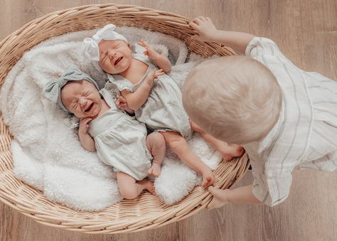 Proud big brother of his TWIN baby sisters .. 😭😍🤍 Twin Baby Photography, Big Sisters, Baby Sister, Twin Babies, Twin Sisters, Big Sister, Big Brother, Baby Photography, Twins