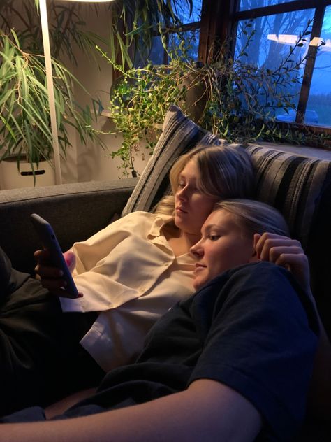 Cuddle Best Friend, Best Friends Cuddling Friendship, Friends Cuddling Aesthetic, Cuddling Friendship, Couch Cuddle Aesthetic, Bestie Cuddles, Two People Cuddling, Best Friends Cuddling, Friend Cuddles