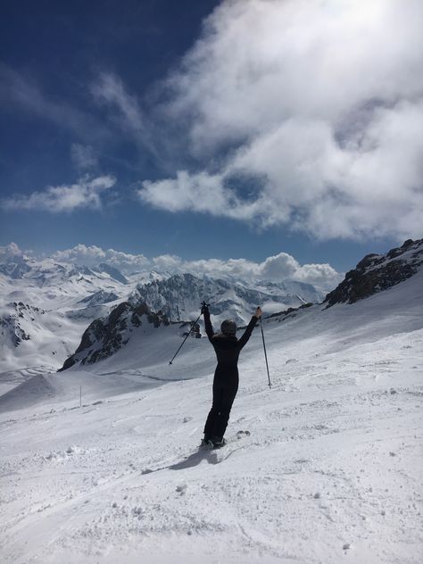 #tignes #france #french #ski #skiing #skiingholiday #skiingoutfit #holiday #travel #travelblog #bucketlist #bucketlisttravel Skiing France, Tignes France, Alps Skiing, France Winter, Ski Pics, Skiing Aesthetic, Ski Aesthetic, Snow Season, Ski Culture