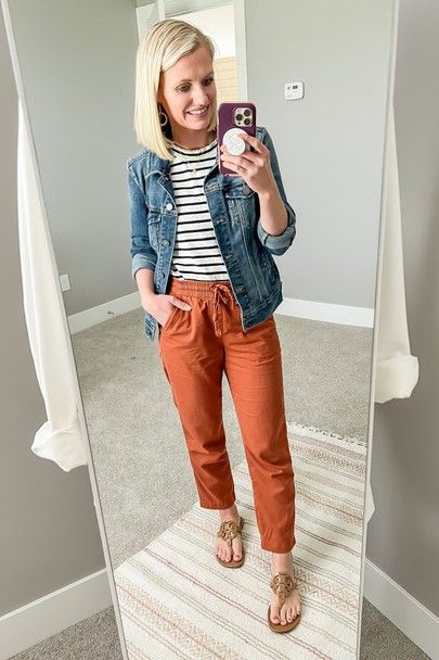 Orange Capris Outfit, Orange Capri Pants Outfit, Burn Orange Pants Outfit, Rust Pants Outfit Spring, Orange Chinos Outfit Women, Rust Cargo Pants Outfit, Mom Outfits Colorful, Denim And Orange Outfit, Orange Pants Fall Outfit