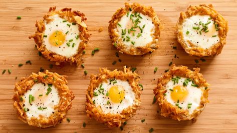 Eggs In Crispy Hash Brown Baskets | Jamie Geller Gourmet Brunch, Potato Basket, Vegetarian Brunch, Egg Hacks, Eggs In A Basket, Crispy Hashbrowns, Fun Breakfast, Shredded Potatoes, Hashbrown Recipes