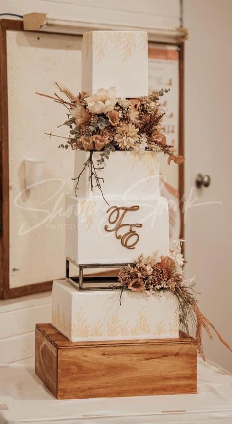 Wedding Cake Ideas Square, 4 Tier Square Wedding Cake, Wedding Cake Separators, Square Tiered Wedding Cake, Wedding Cake With Separator, Buddhist Wedding, Square Wedding Cake, Wedding Cake Boxes, Boho Wedding Cake