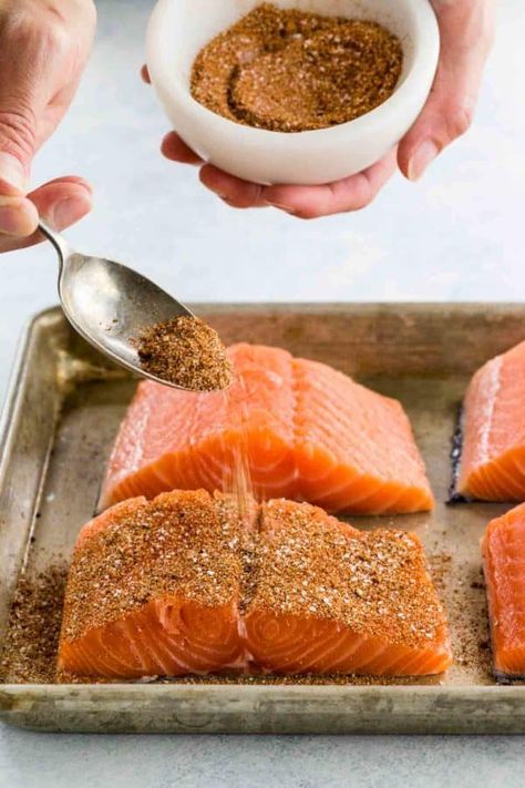 Blackened Salmon In Oven, Dry Rub Salmon Recipe, Salmon Dry Rub Recipe, Dry Rub Salmon, Salmon Dry Rub, Salmon Seasoning Recipe, Salmon Blackened, Triglycerides Diet, Salmon Rub